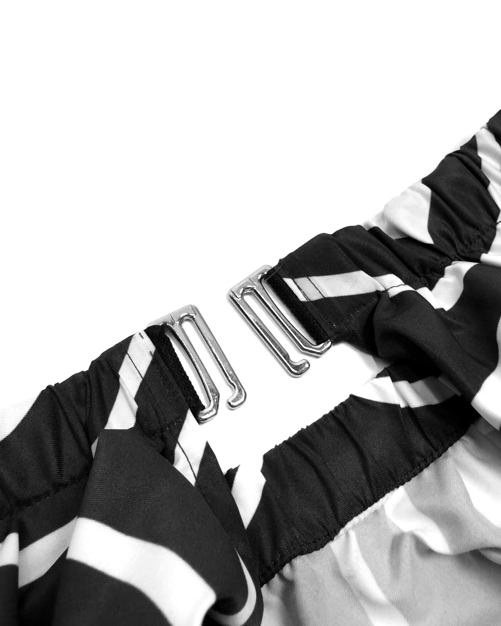 PLANTED ALLOVER LOGO BARBER CAPE